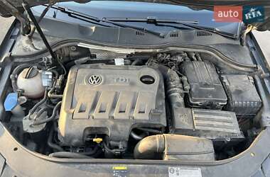 Универсал Volkswagen Passat Alltrack 2014 в Киеве