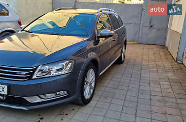 Универсал Volkswagen Passat Alltrack 2012 в 
