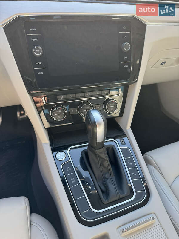 Универсал Volkswagen Passat Alltrack 2020 в Киеве фото 4 Универсал Volkswagen Passat Alltrack 2020 в Киеве