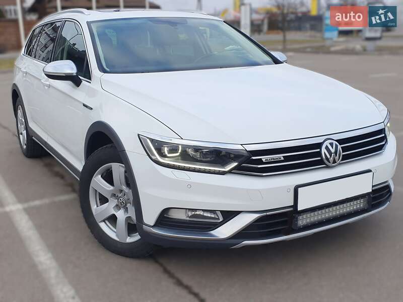 Универсал Volkswagen Passat Alltrack 2016 в Киеве