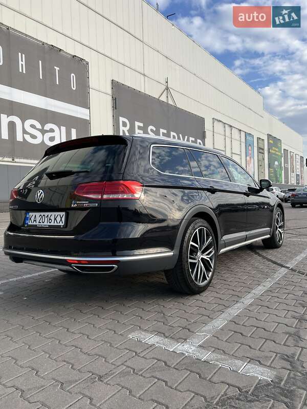 Універсал Volkswagen Passat Alltrack 2016 в Києві