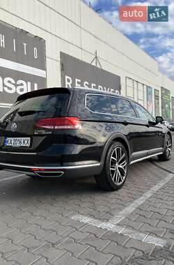 Універсал Volkswagen Passat Alltrack 2016 в Києві