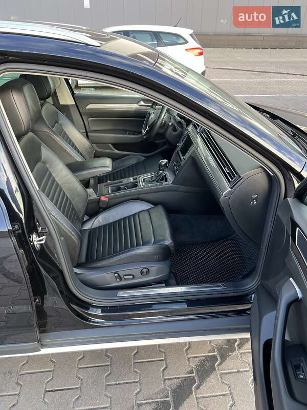 Універсал Volkswagen Passat Alltrack 2016 в Києві