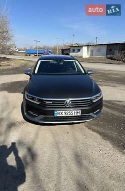 Универсал Volkswagen Passat Alltrack 2019 в Староконстантинове