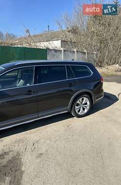 Универсал Volkswagen Passat Alltrack 2019 в Староконстантинове