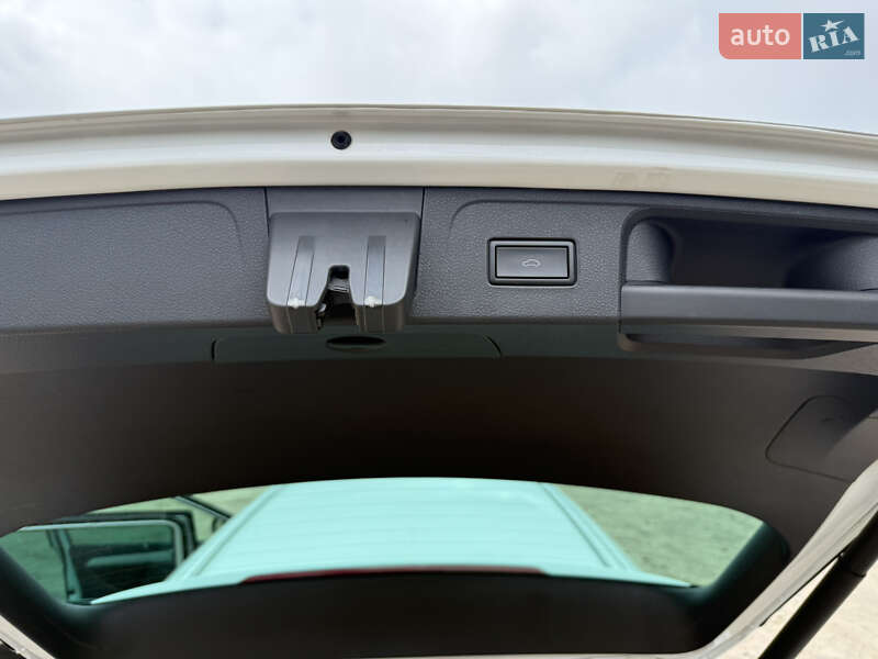 Универсал Volkswagen Passat Alltrack 2019 в Киеве