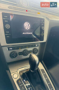 Универсал Volkswagen Passat Alltrack 2018 в 