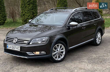 Універсал Volkswagen Passat Alltrack 2012 в 