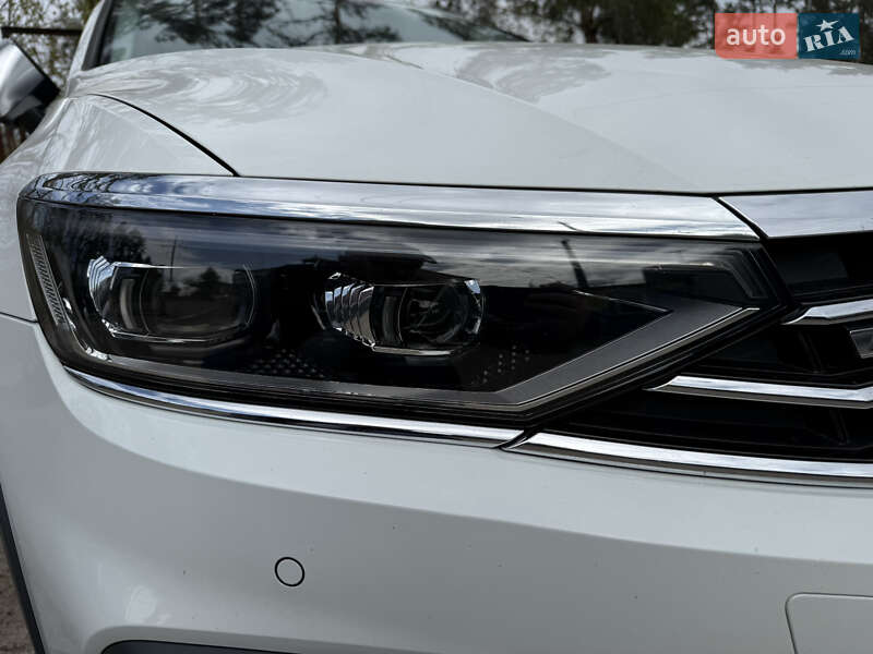 Универсал Volkswagen Passat Alltrack 2019 в Киеве