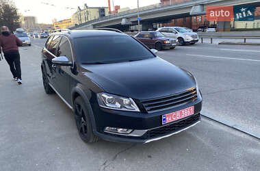 Универсал Volkswagen Passat Alltrack 2014 в Киеве
