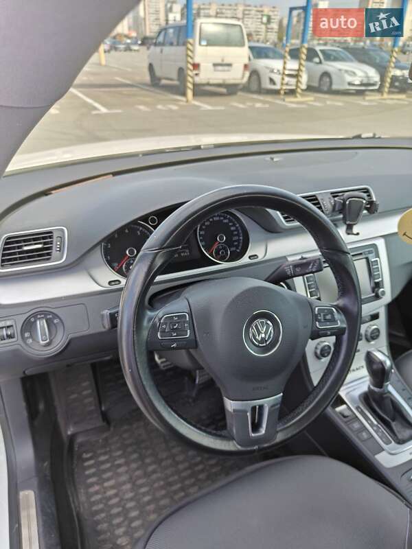 Универсал Volkswagen Passat Alltrack 2013 в Киеве