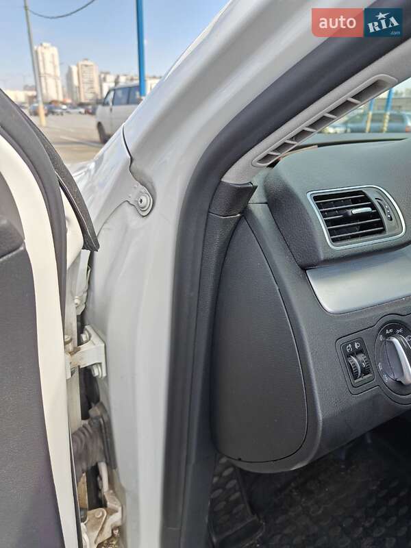 Универсал Volkswagen Passat Alltrack 2013 в Киеве