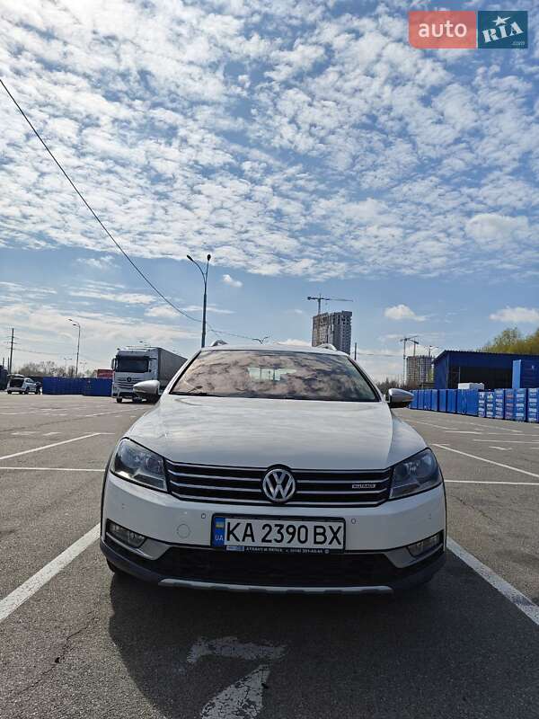 Универсал Volkswagen Passat Alltrack 2013 в Киеве