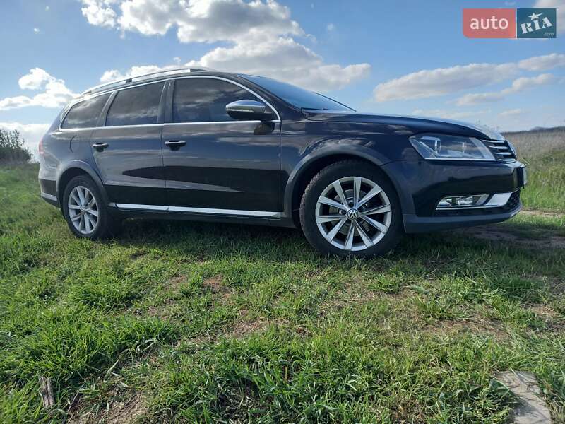 Универсал Volkswagen Passat Alltrack 2012 в Днепре