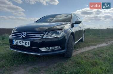 Універсал Volkswagen Passat Alltrack 2012 в 