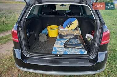 Універсал Volkswagen Passat Alltrack 2012 в 