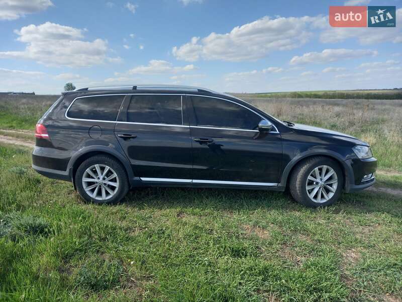 Универсал Volkswagen Passat Alltrack 2012 в Днепре