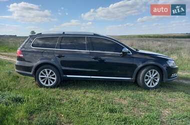 Універсал Volkswagen Passat Alltrack 2012 в 