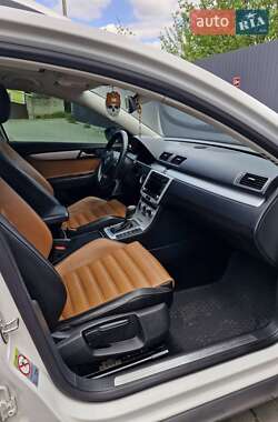 Універсал Volkswagen Passat Alltrack 2014 в 