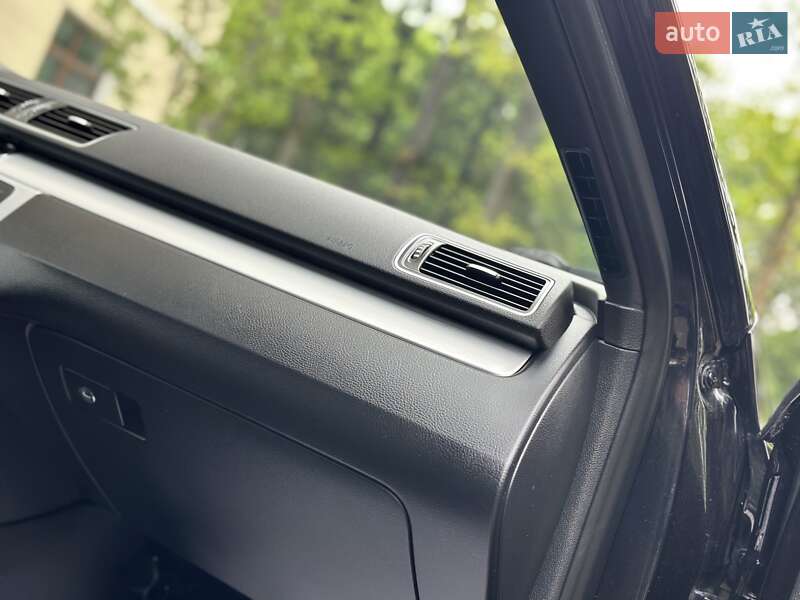 Універсал Volkswagen Passat Alltrack 2013 в Дрогобичі