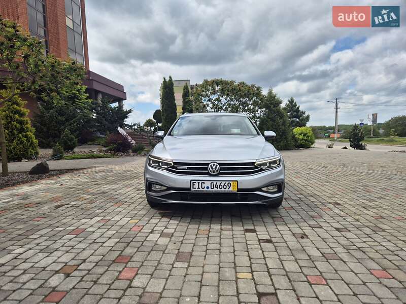 Универсал Volkswagen Passat Alltrack 2019 в Нововолынске