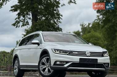 Универсал Volkswagen Passat Alltrack 2018 в Дрогобыче