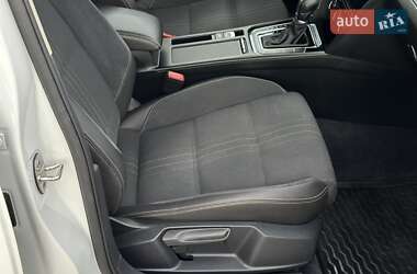 Універсал Volkswagen Passat Alltrack 2015 в 