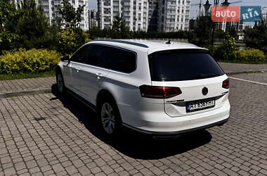 Универсал Volkswagen Passat Alltrack 2017 в 