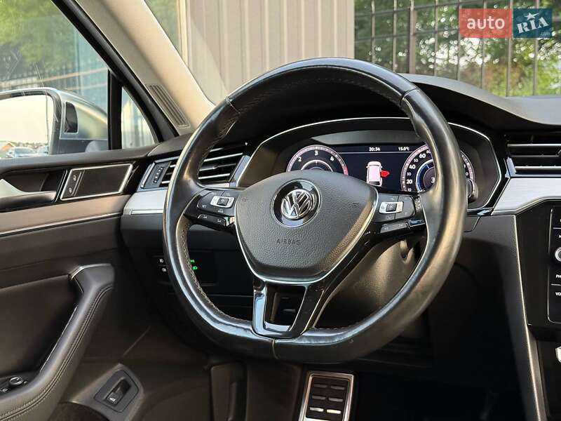 Универсал Volkswagen Passat Alltrack 2017 в Хмельницком