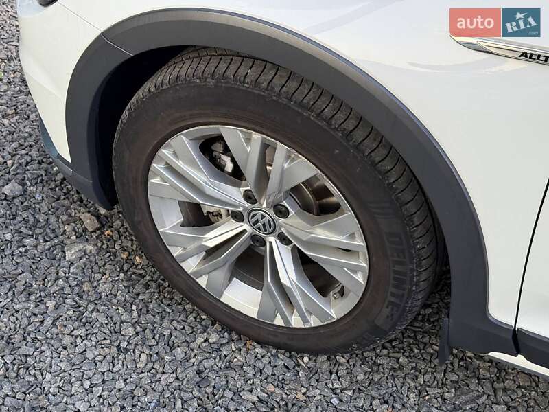 Универсал Volkswagen Passat Alltrack 2017 в Хмельницком