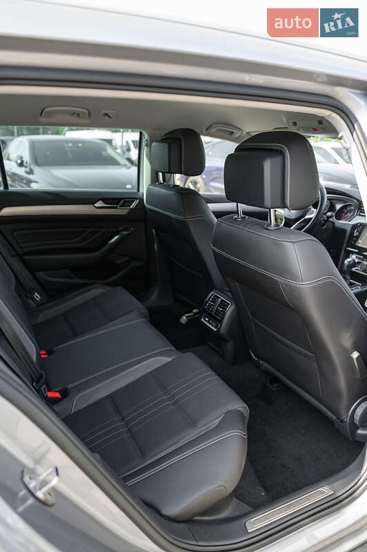 Универсал Volkswagen Passat Alltrack 2020 в Львове