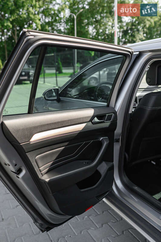 Универсал Volkswagen Passat Alltrack 2020 в Львове