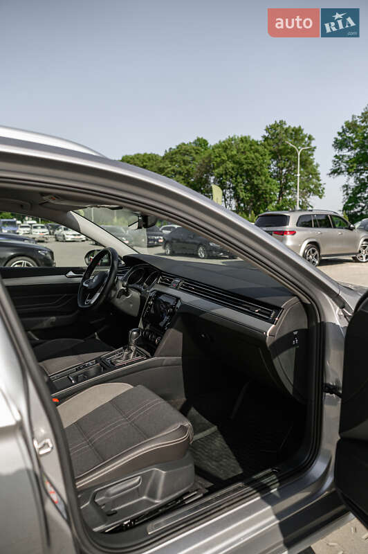 Универсал Volkswagen Passat Alltrack 2020 в Львове