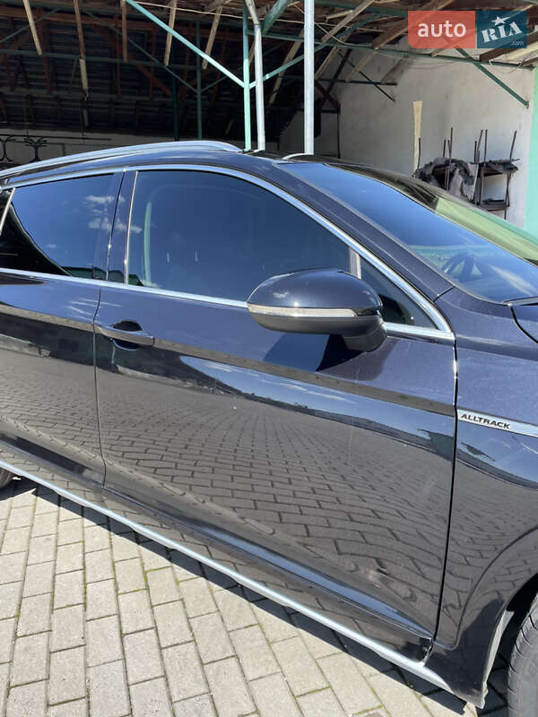 Универсал Volkswagen Passat Alltrack 2016 в Хусте