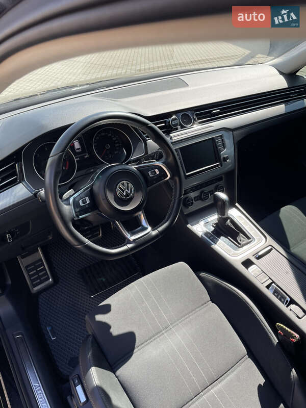 Универсал Volkswagen Passat Alltrack 2016 в Хусте