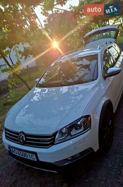Универсал Volkswagen Passat Alltrack 2014 в Ужгороде