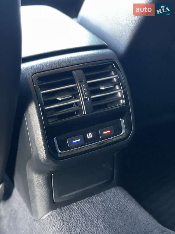 Универсал Volkswagen Passat Alltrack 2015 в Киеве