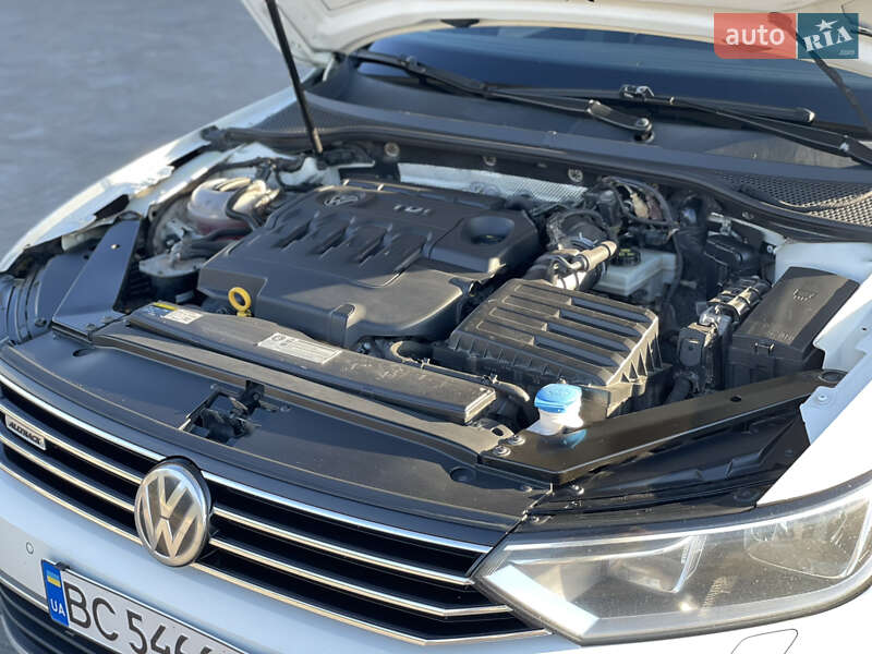 Универсал Volkswagen Passat Alltrack 2015 в Киеве