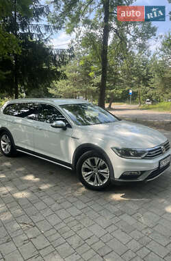 Універсал Volkswagen Passat Alltrack 2016 в Львові