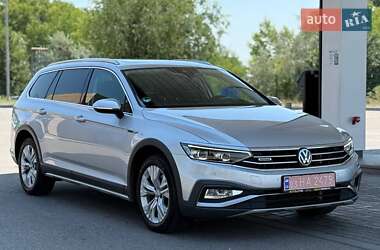 Универсал Volkswagen Passat Alltrack 2019 в 