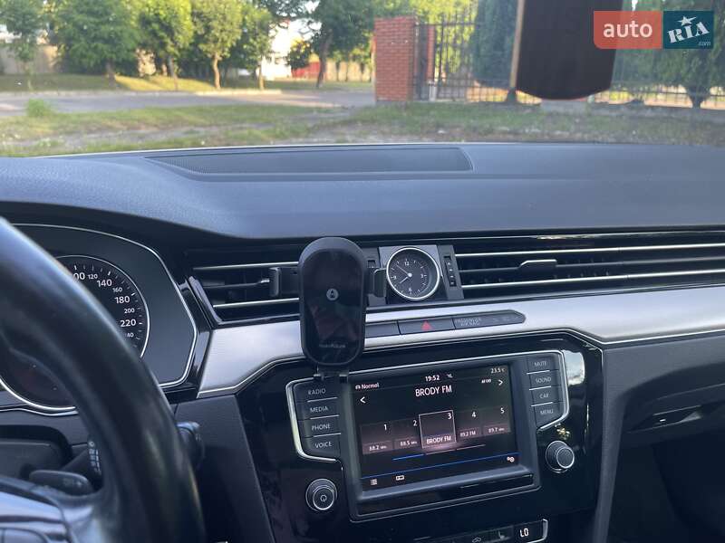Универсал Volkswagen Passat Alltrack 2017 в Бродах