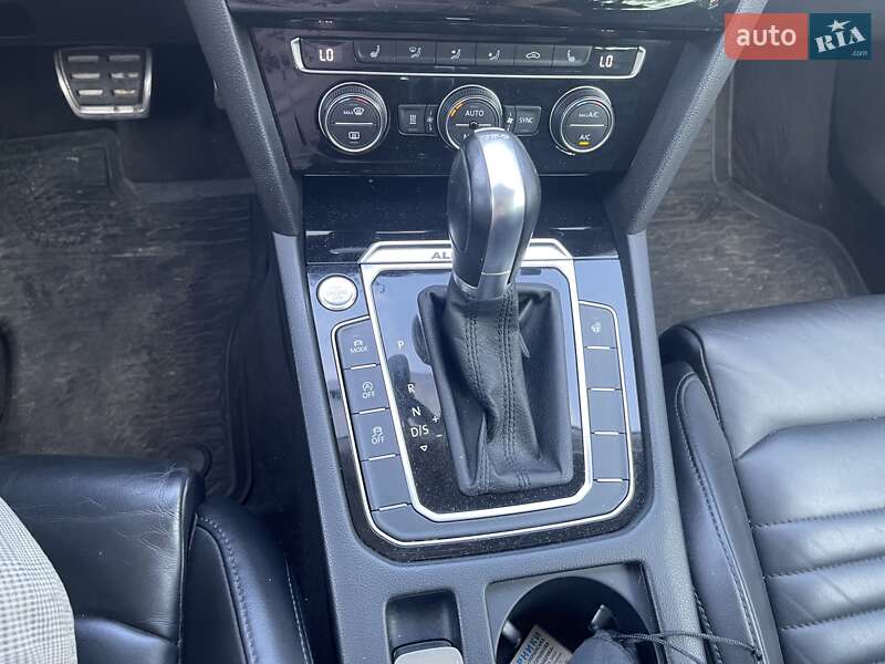 Универсал Volkswagen Passat Alltrack 2017 в Бродах