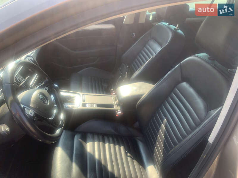 Универсал Volkswagen Passat Alltrack 2015 в Черновцах