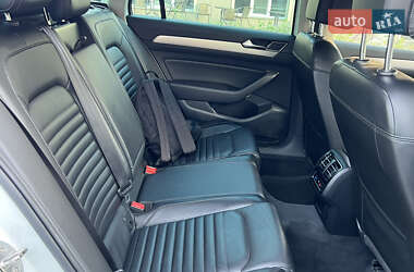 Универсал Volkswagen Passat Alltrack 2018 в 