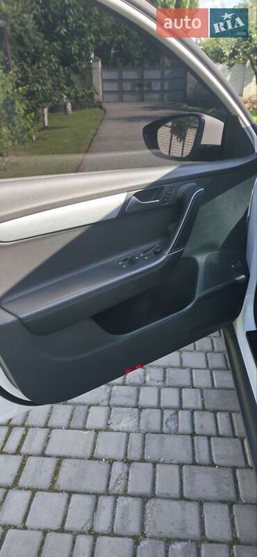 Універсал Volkswagen Passat Alltrack 2014 в Києві фото 18 Універсал Volkswagen Passat Alltrack 2014 в Києві