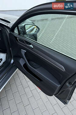 Универсал Volkswagen Passat Alltrack 2017 в 