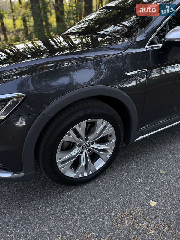 Универсал Volkswagen Passat Alltrack 2018 в Буче
