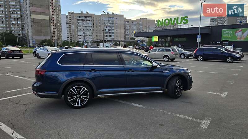 Универсал Volkswagen Passat Alltrack 2019 в Киеве