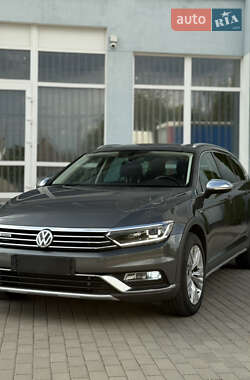 Универсал Volkswagen Passat Alltrack 2017 в 