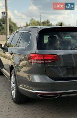 Универсал Volkswagen Passat Alltrack 2017 в 